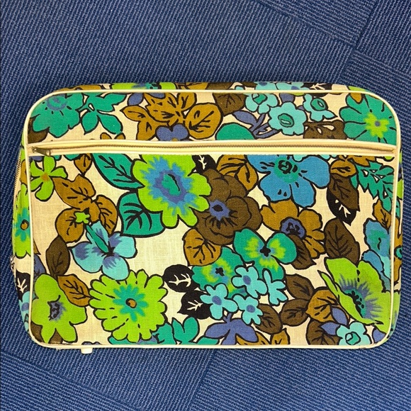 Vintage Handbags - RARE VINTAGE Flower power Canvas TRAVEL WEEKENDER zippered top handle 70s Bag